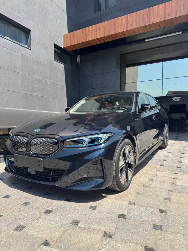BMW I3 eDrive 40L 4 BMW I3 eDrive 40L 4