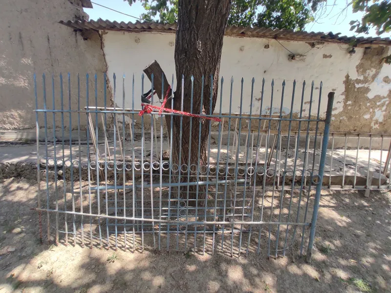 Kafolatli qoʻyxona zavborlari ( reshotka ) 2