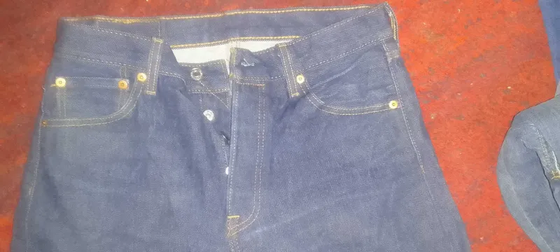 Levis 501 Продаются джинсы.