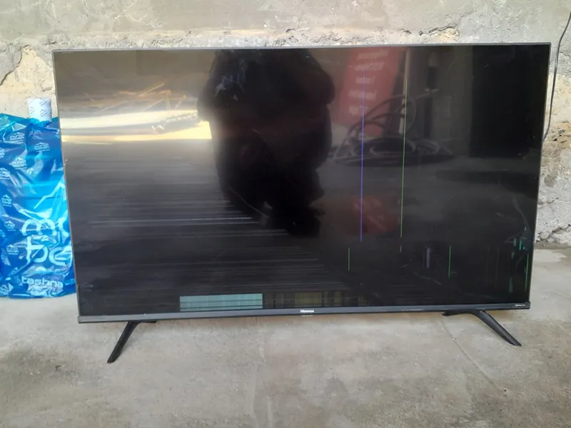 Televizor sotiladi