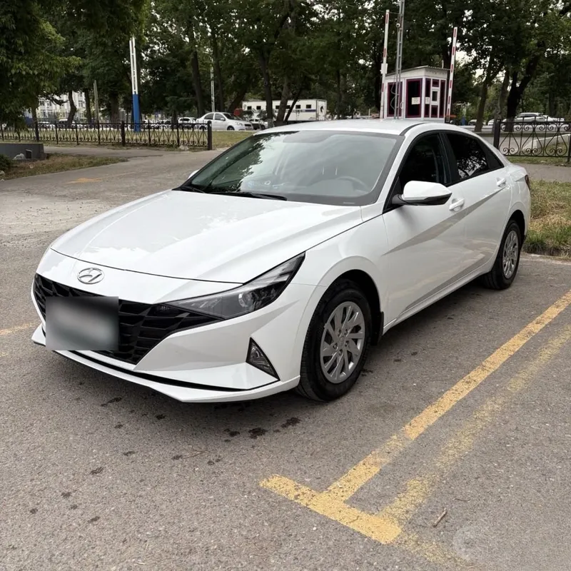 Hyundai Elantra 1.6 AT, 1-я позиция 3 Hyundai Elantra 1.6 AT, 1-я позиция 3