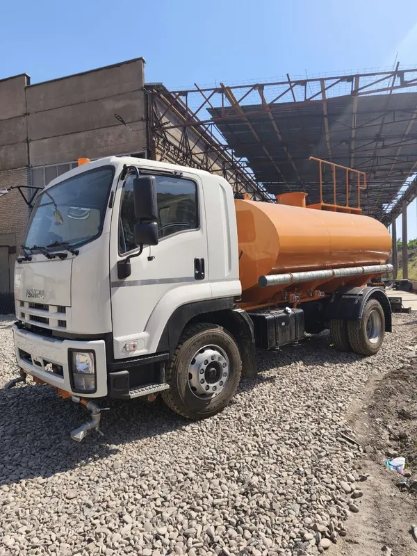 (Водовоз) Поливомоечна машина 10 куб Isuzu