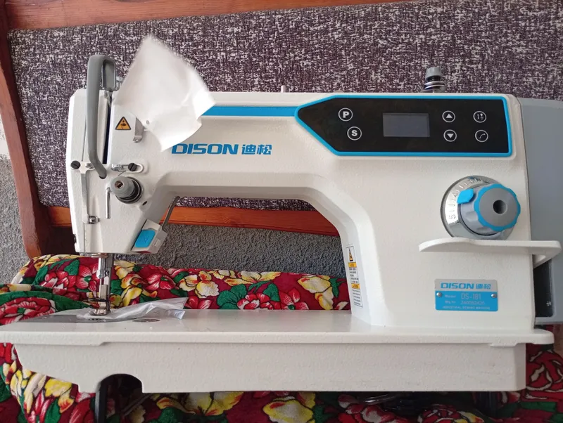 dison ds 181 model sewing machine and table&stand — фото 1