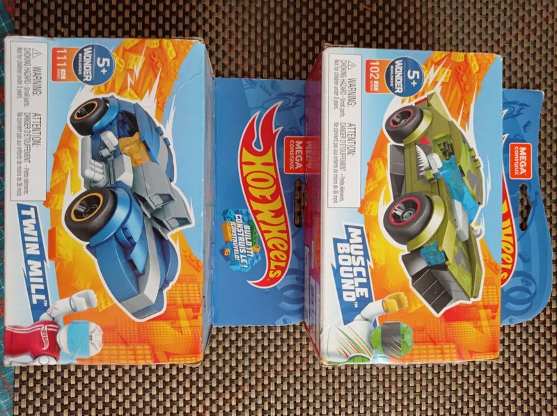 Конструктор- машинка,фигурка водителя Hot Wheels 4 Конструктор- машинка,фигурка водителя Hot Wheels 4