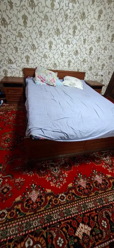 Продаётся спальный гарнитур 4