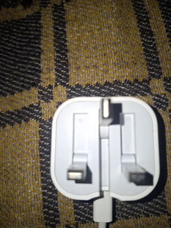 Iphone zaryadnik 1