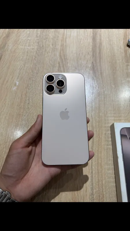 Iphone 16 Pro Max — фото 2