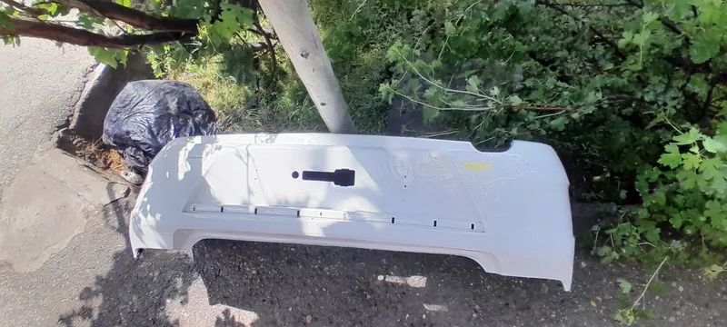 Кобальт задние бампер сотилади.