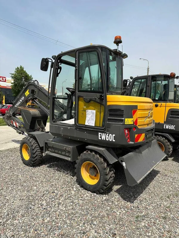 Колесный экскаватор VOLVO EW60C в отличном состоянии