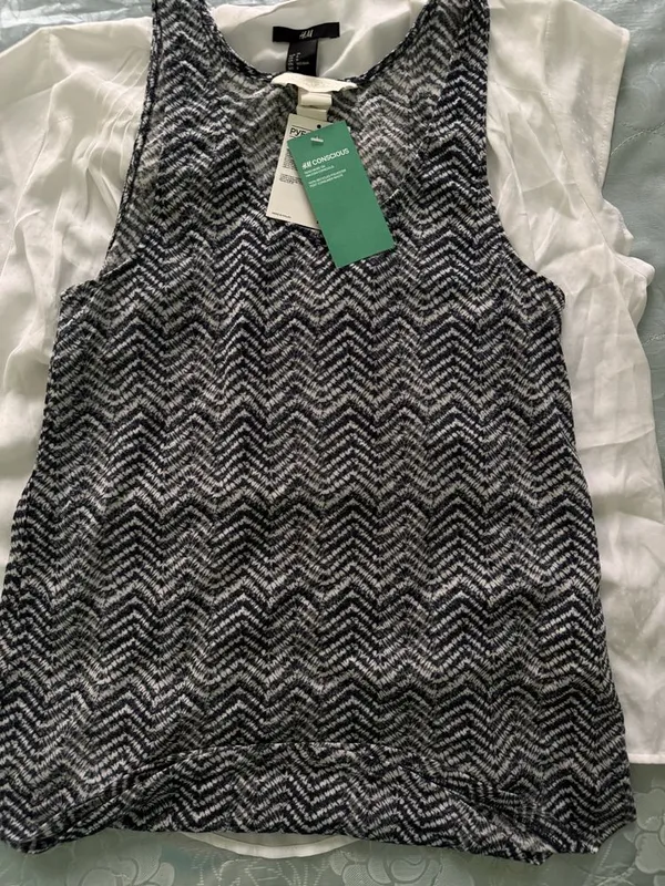 Майка фирмы H&M