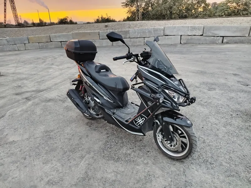 В продаже скутер yamaha 150 кубов 4 В продаже скутер yamaha 150 кубов 4