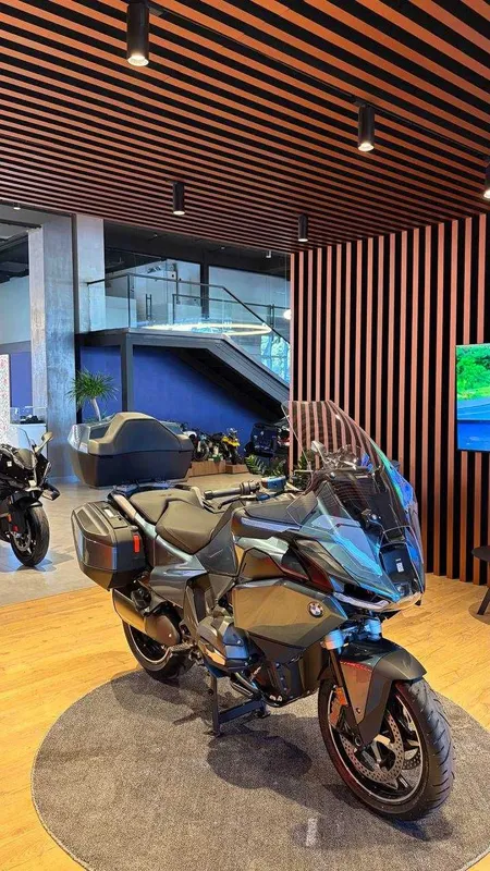 BMW R1300RT Aurelius Green 2026 3