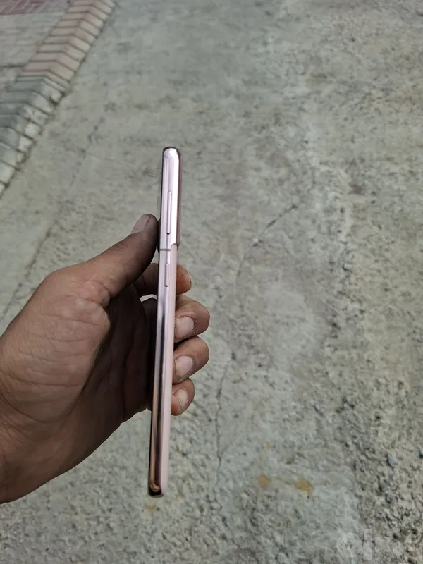 Samsung S21, 8 ГБ, 256 ГБ 3 Samsung S21, 8 ГБ, 256 ГБ 3
