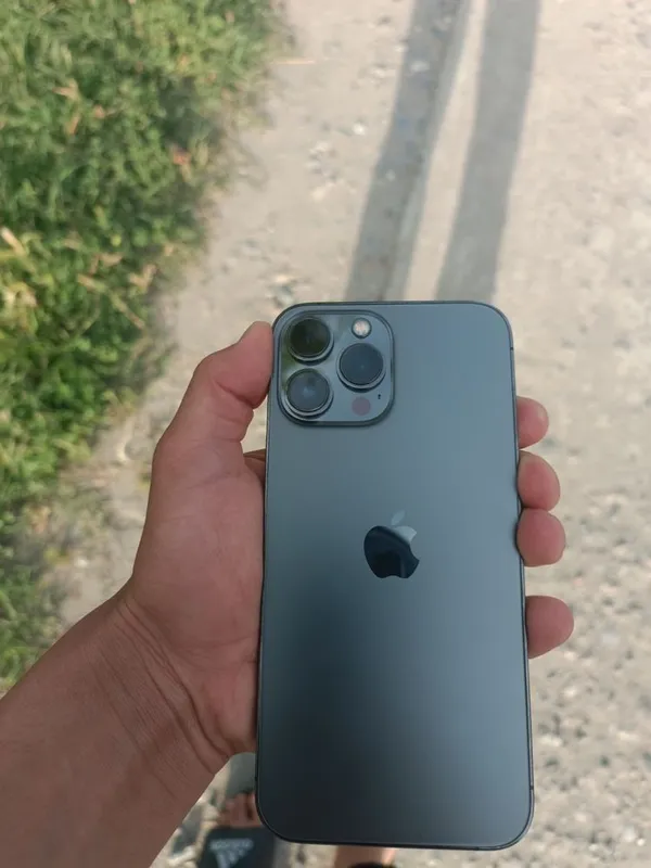 Iphone 13 pro max holadi zoʻr yomkost 86% xotira 128 gb rangi qora