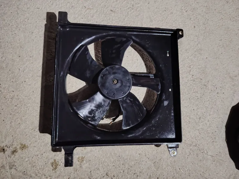 Nexia Radiator Vinelyatori (Parragi ) Sotiladi 1