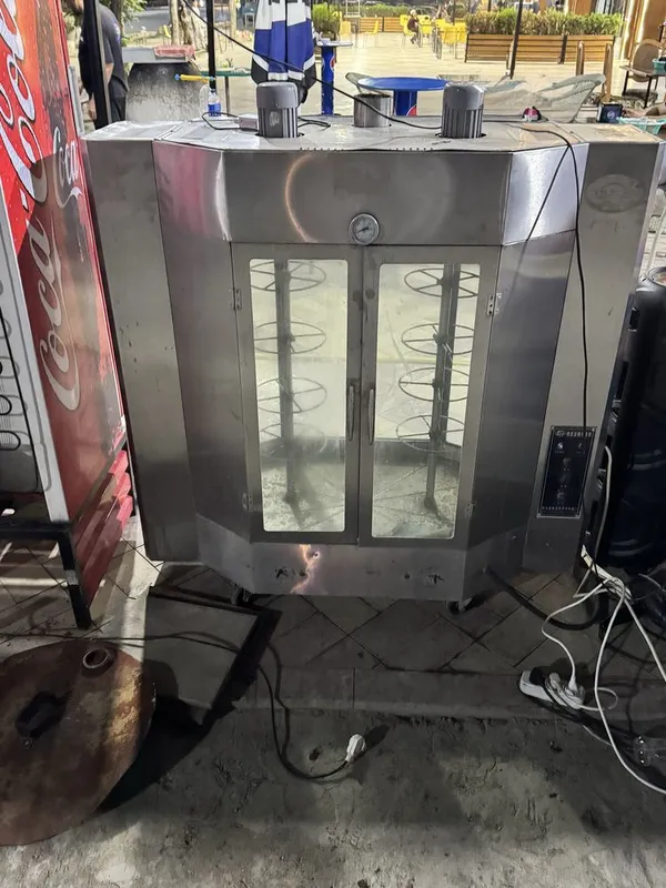 Grill aparat