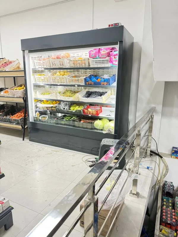 Холодильник витрина продаётся