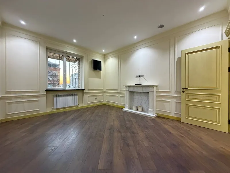 Yakkasaroyda 217 m² maydondagi 4 xonali kvartira sotiladi 5