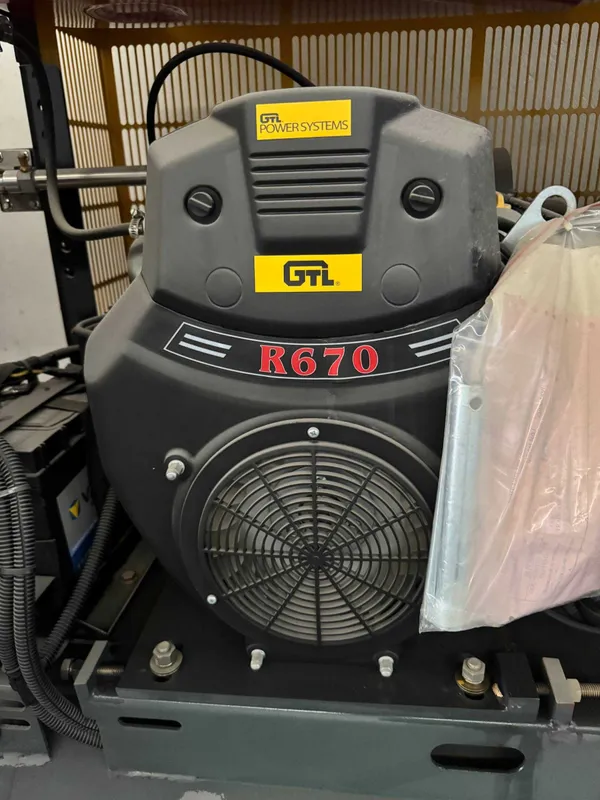 FOXAIR Professional R670 kompressori sotiladi. Yangi, ishlatilmagan.