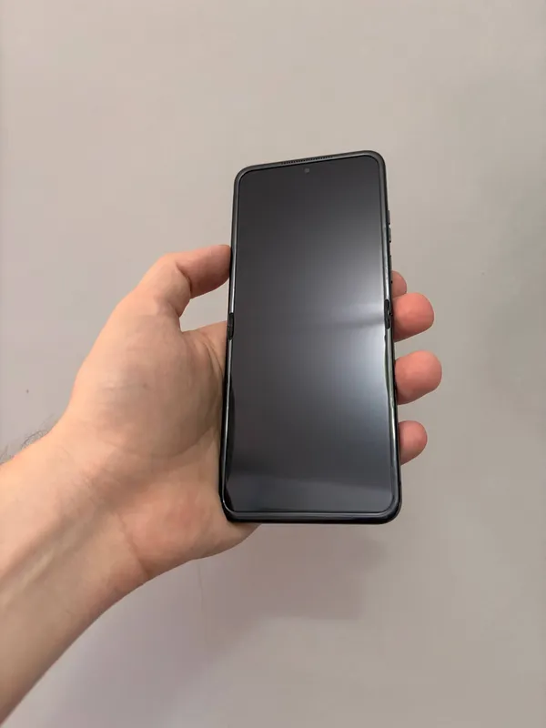 Motorola Razr 50 (256 GB) - срочно