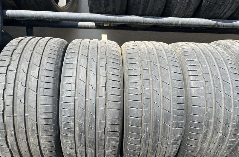 Hankook Ventus S1 245/40/19 1 Hankook Ventus S1 245/40/19 1