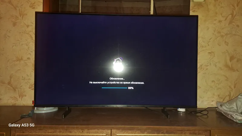 телевизор Samsung crystal UHD 3