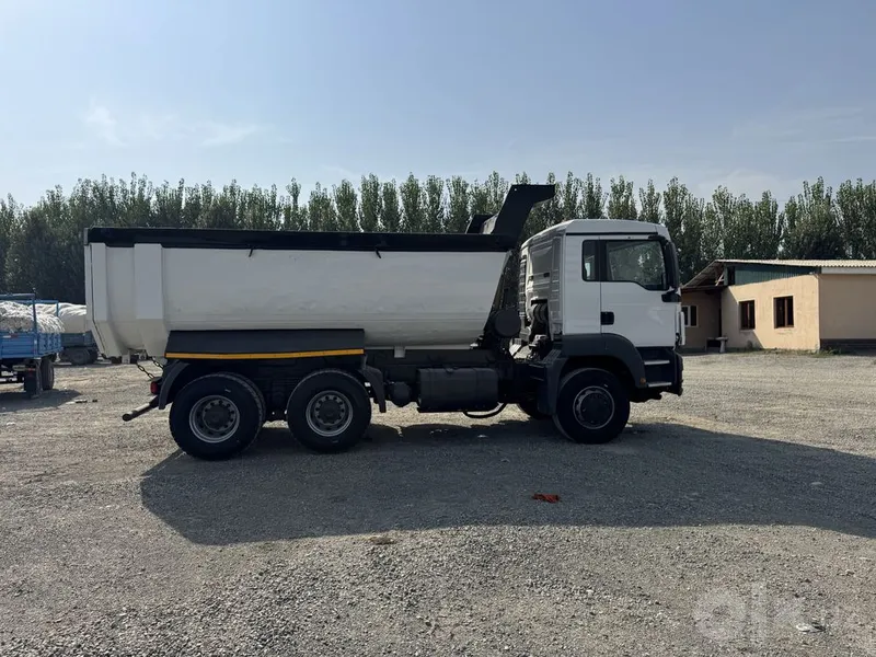 Самосвал MAN 33360 4 Самосвал MAN 33360 4