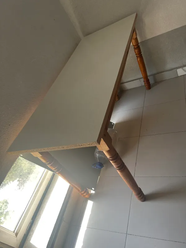 Stol sotiladi 2