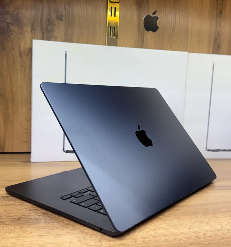 macbook air m3 15 inch 4