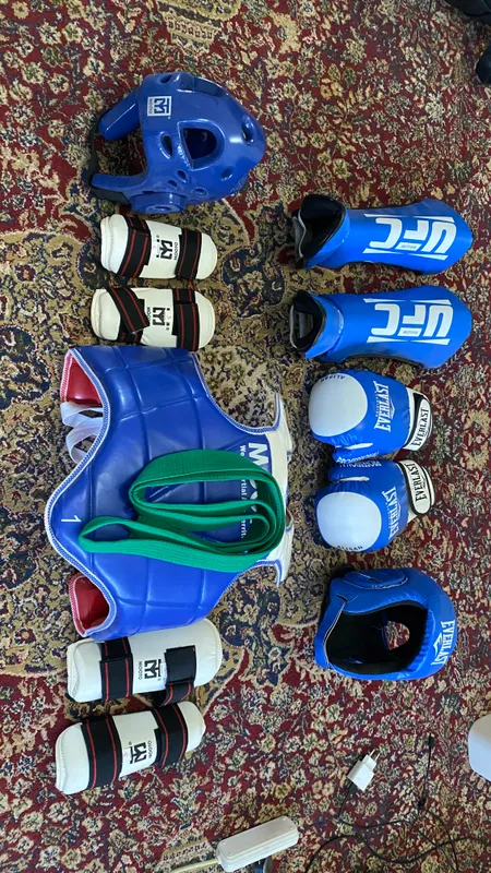 BOKS PERCHATKA FUTA SHLEM 1 BOKS PERCHATKA FUTA SHLEM 1
