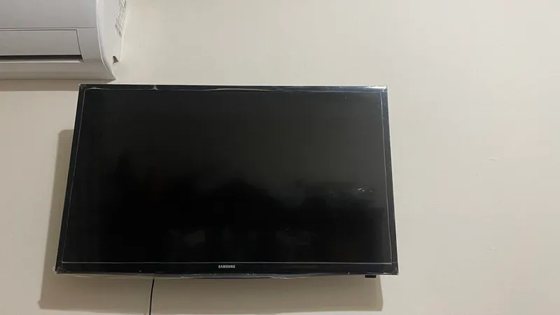 Samsung TV 32 talik smart emas  koʻp koʻrilmagan