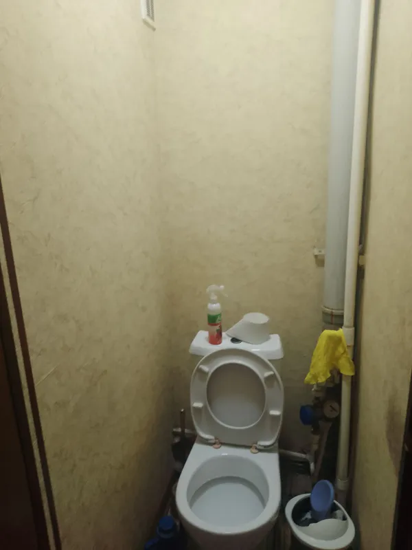 toshpolat orqasidagi 2etaj 2hona ĝishtli kv sotila 4