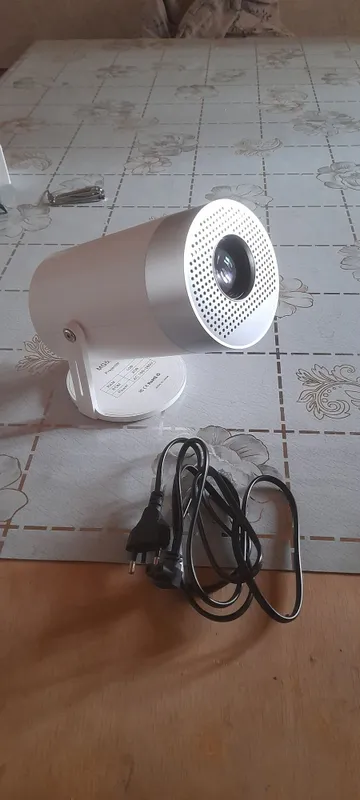 MG50 Smart Projector RAM 1G ROM 8GB Yangi Noyabr oyi boshida olingan — фото 1