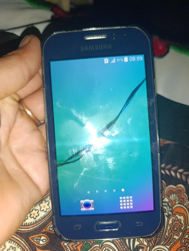 Samsung J1 dous.telefon sotaman yangi telefon