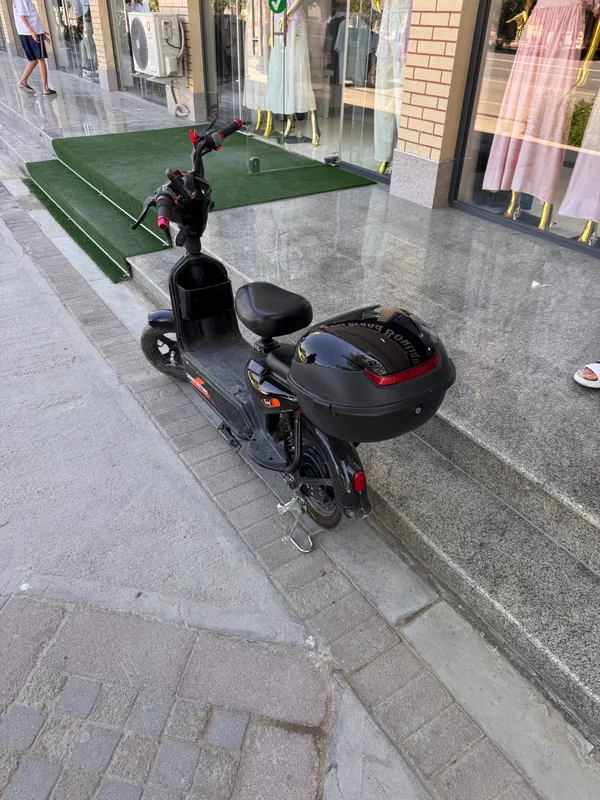 Moped 3