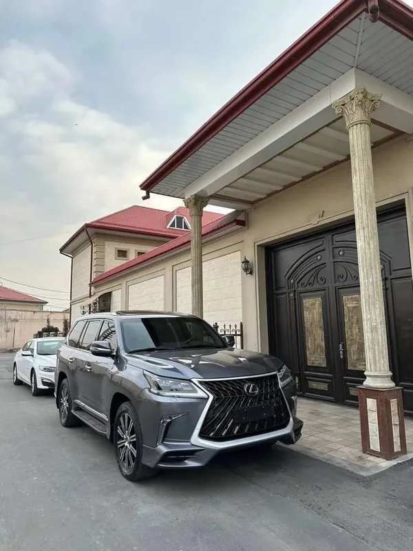 Lexus 570 LX S full opsion 4 Lexus 570 LX S full opsion 4