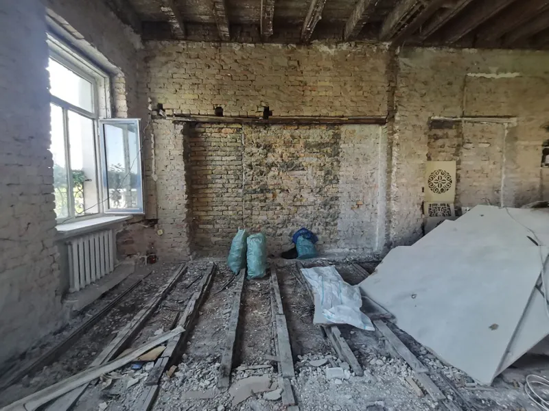 Демонтаж квартир и домов качественно и быстро чистка краски и обой — фото 1