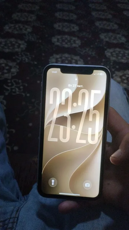 iPhone 11, 128 ГБ, идеальное состояние, аккумулятор 75%, цена — 220 долларов 2