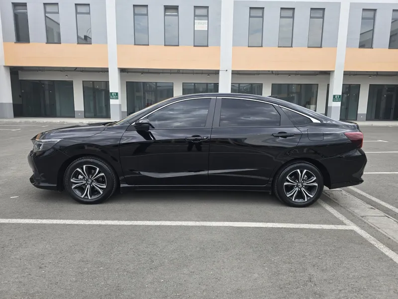 Honda Krayder kafoloti bilan 3 Honda Krayder kafoloti bilan 3