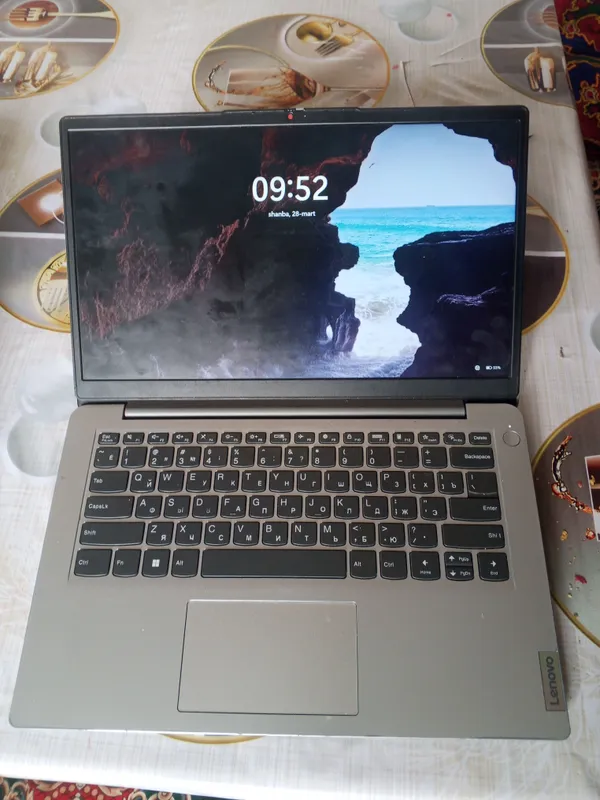 Lenovo IdeaPad Ram:4Gb ,Xotira 128Gb yil-2025