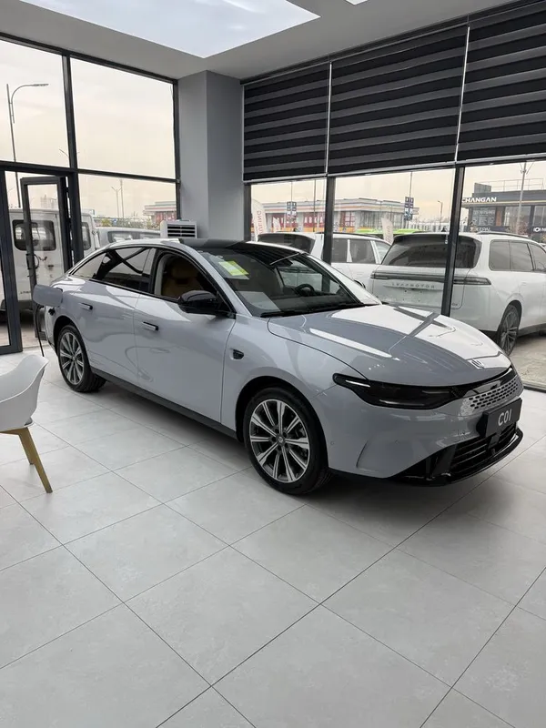 Leapmotor C01 316km Hybrid Premium — фото 1