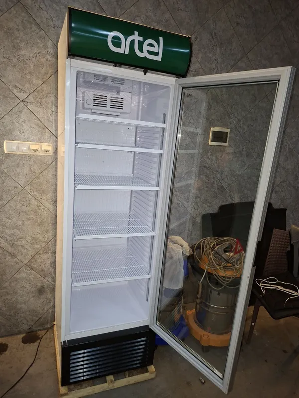 Срочно продам ветринний холодильник артель новый гарантия 3 года есть — фото 2