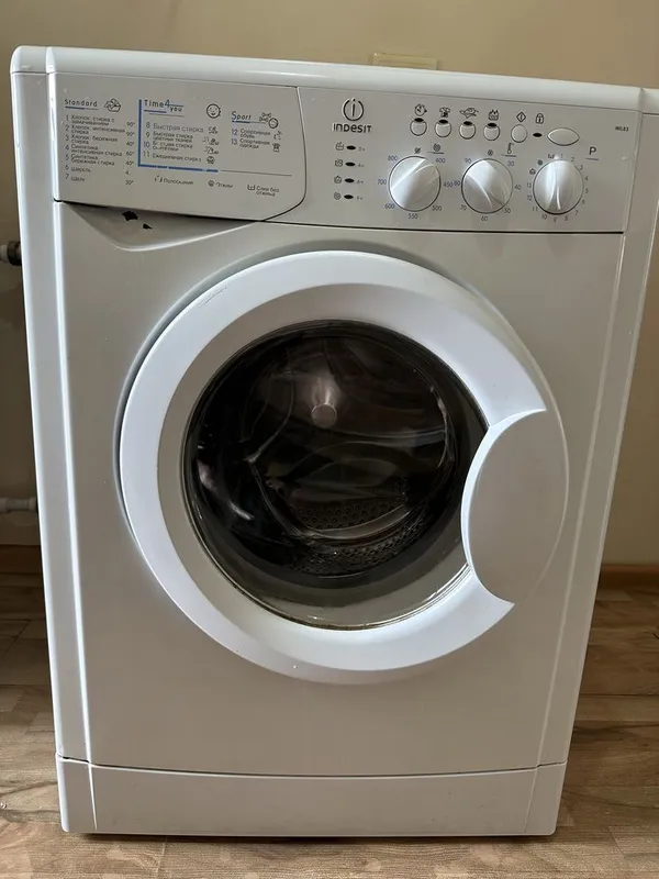 Продаю б/у стиральную машинку indesit 2