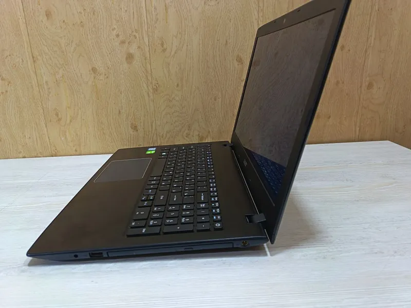 Ноутбук Acer Aspire E5-576G — фото 1