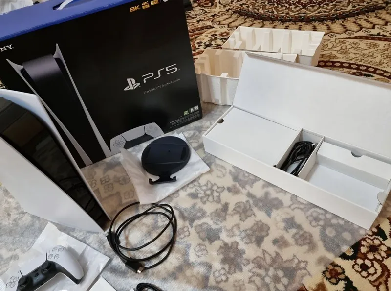 Продам PS5 Digital Edition с топ играми. В отличном состоянии. — фото 1