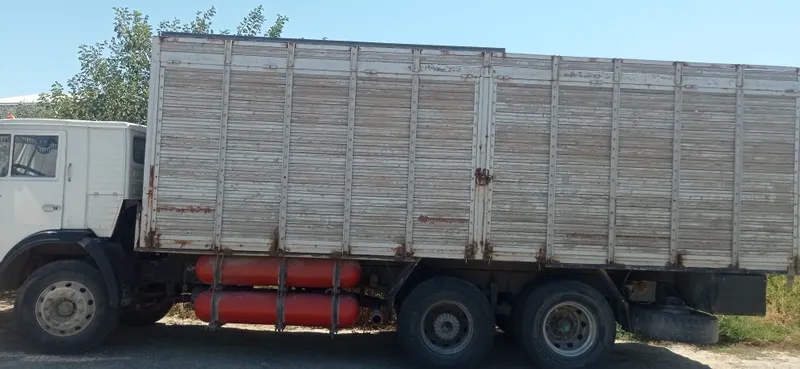 Kamaz titanik pritsep bilan sotiladi — фото 3