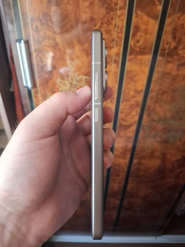 Xiaomi 14 T pro 16gb 528 gb holati idial hichqanaqa sarapinasi yoq 5