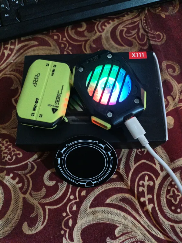 Магнитный RGB-кулер для телефона (X111) 1 Магнитный RGB-кулер для телефона (X111) 1