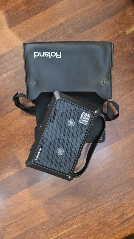 Roland Mobile Cube комбик 5вт 2 Roland Mobile Cube комбик 5вт 2