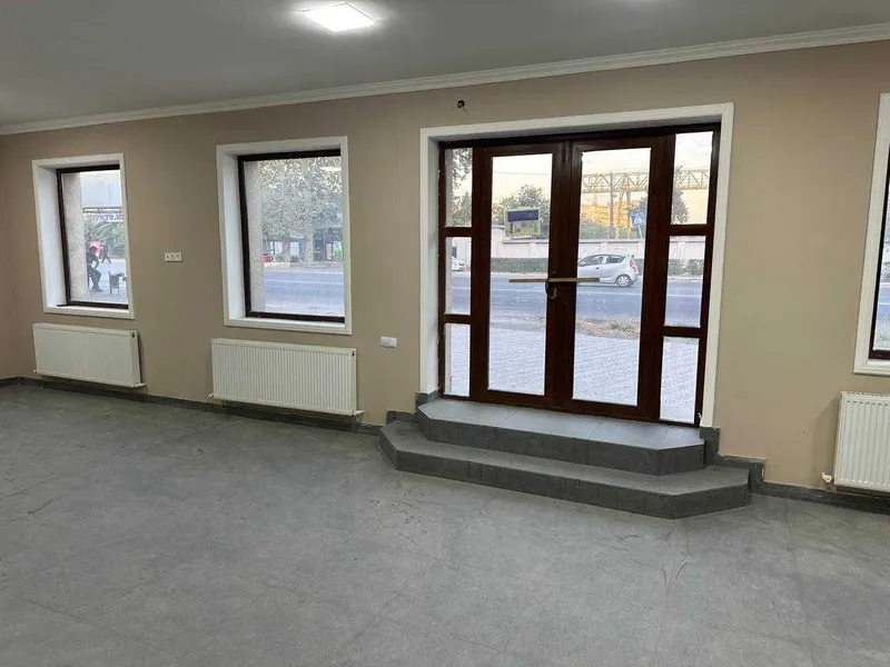 Сдается в аренду - торговое помещение (торговый зал + офис) -167 кв.м. 2